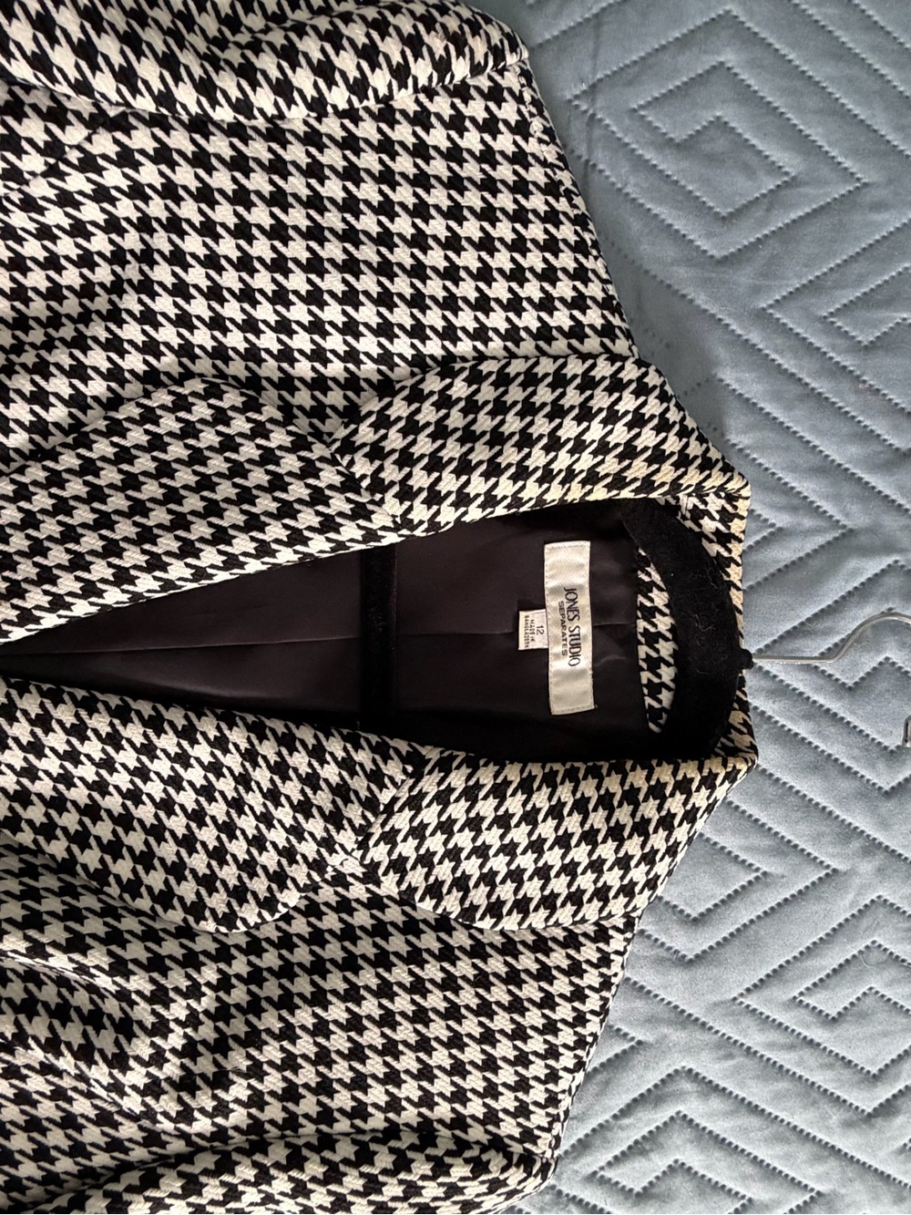 Jones Studio Black & White Houndstooth Blazer